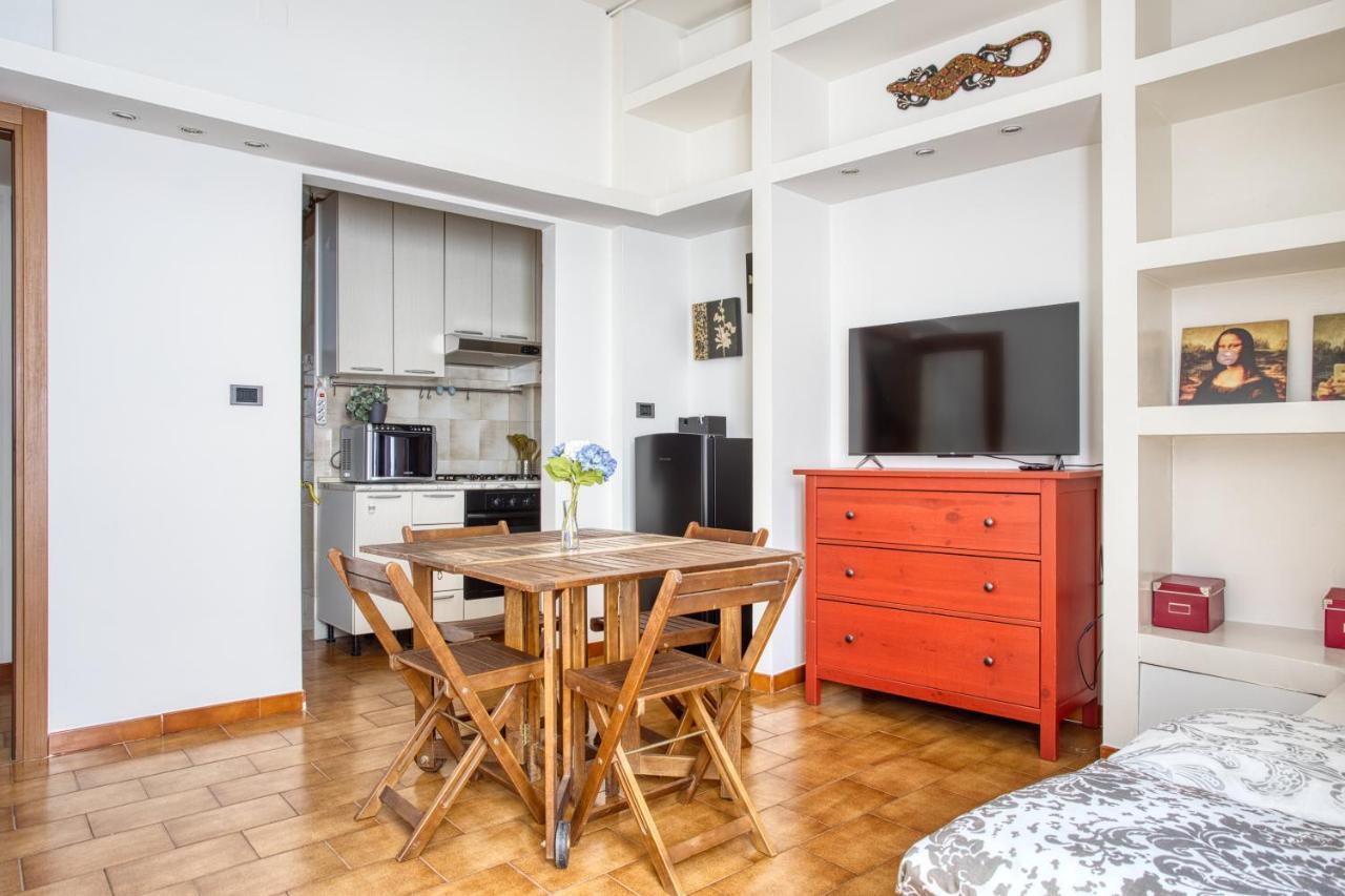 ミラノJoivy Adorable 1 Bed Flat Near Centreアパートメント エクステリア 写真